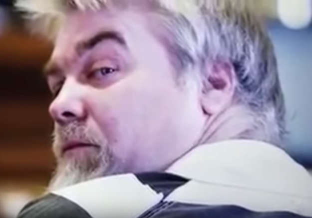 steven avery looks over shoulder